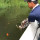 Pemancing Ini Kembalikan Ikan Toman ke Sungai Setelah Lihat Ribuan Anaknya, Banjir Pujian Netizen