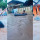 Terdampak Banjir, Pria Ini Riang Rebahan Di Atas Kasur Yang Hanyut
